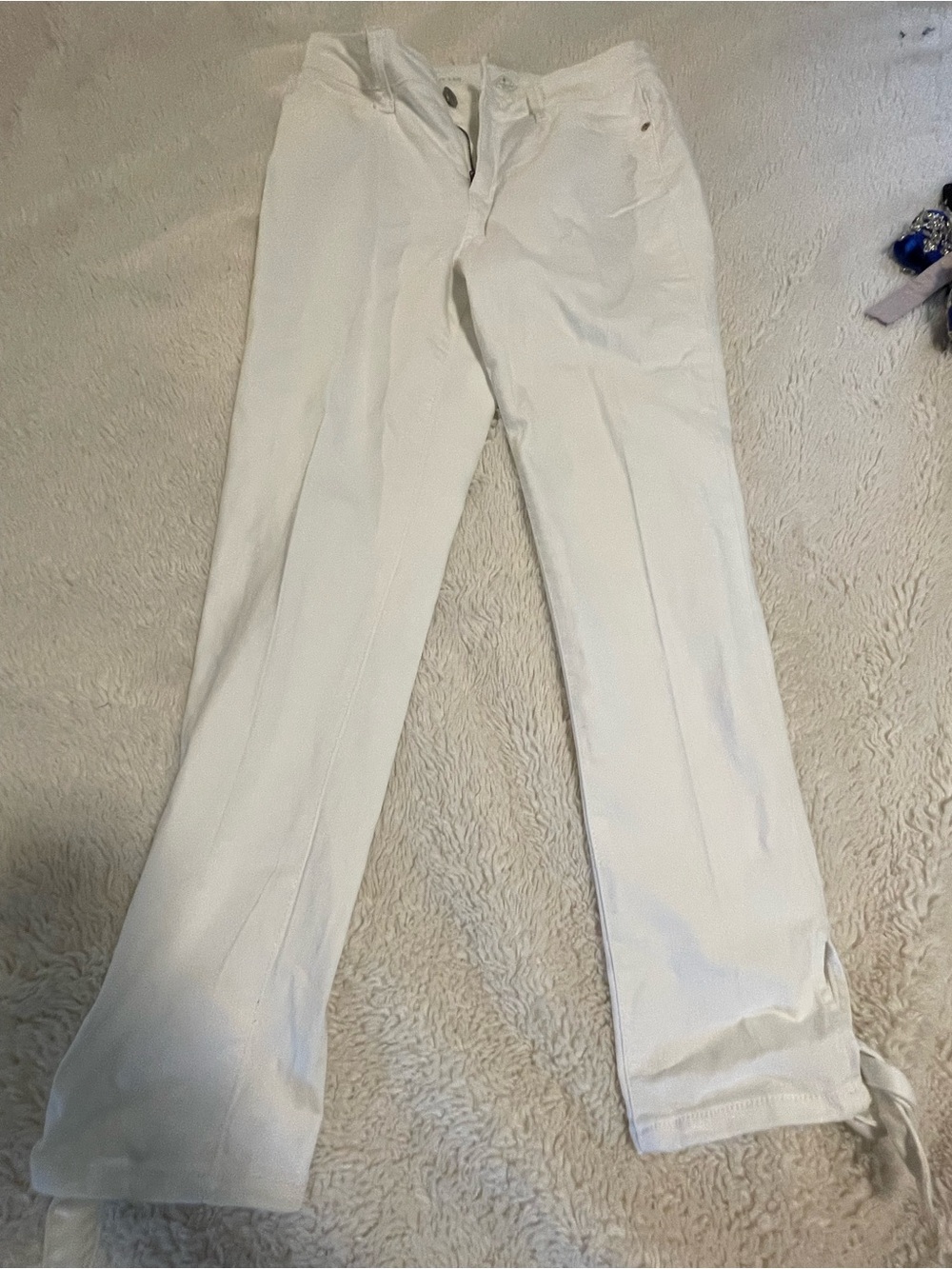 St. John's Bay Women's White Straight-Leg Pants. Item # 11635
